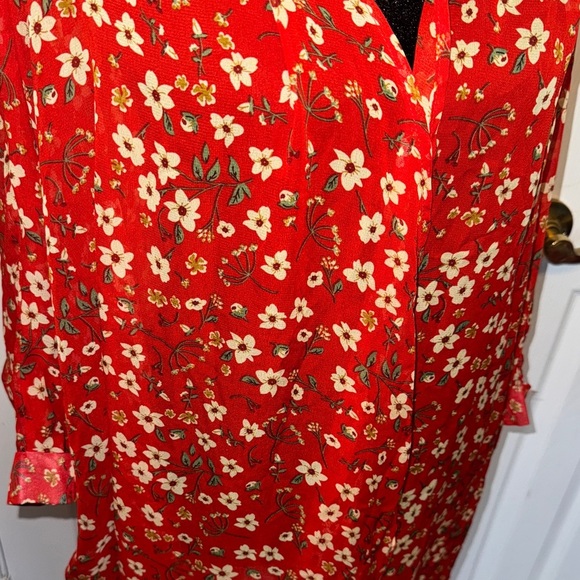 Chic Red Floral Women's Long Sleeve Top - Picture 2 of 14